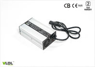 ई - मोबिलिटी स्कूटर व्हीलचेयर मैक्स 29.2V के लिए स्वचालित स्मार्ट चार्जर 24V 5A