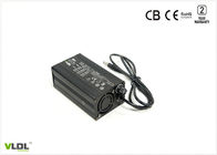 एल्युमीनियम हाउसिंग 120 * 69 * 45 MM के साथ मिनी 24 वोल्ट 3 एम्प्स इलेक्ट्रिक स्केटबोर्ड चार्जर