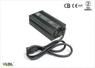 ब्लैक सिल्वर सील लीड एसिड बैटरी चार्जर, पावर्ड ट्रोलिंग मोटर्स के लिए 24V 7A फास्ट बैटरी चार्जर