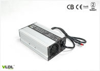 पीएफसी पोर्टेबल स्मार्ट इलेक्ट्रिक गोल्फ कार्ट चार्जर 24V 600W एल्यूमीनियम केस लाइट वेट