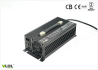 सीई RoHS बैटरी चार्जर 60 वोल्ट 18 एम्प्स 300 * 150 * 90 MM 110/240 वैक इनपुट के साथ
